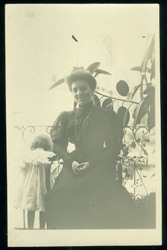 Dama s fikusem | antikvariat - detail pohlednice