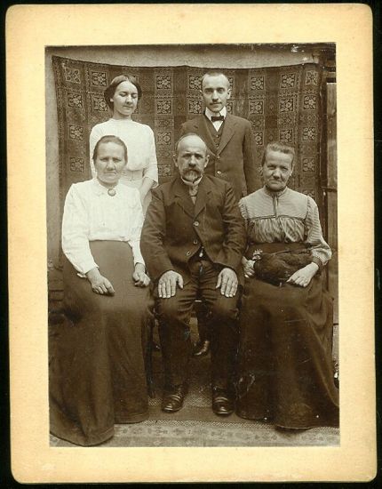 Rodina | antikvariat - detail pohlednice