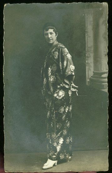 Dama v japonskem stylu | antikvariat - detail pohlednice